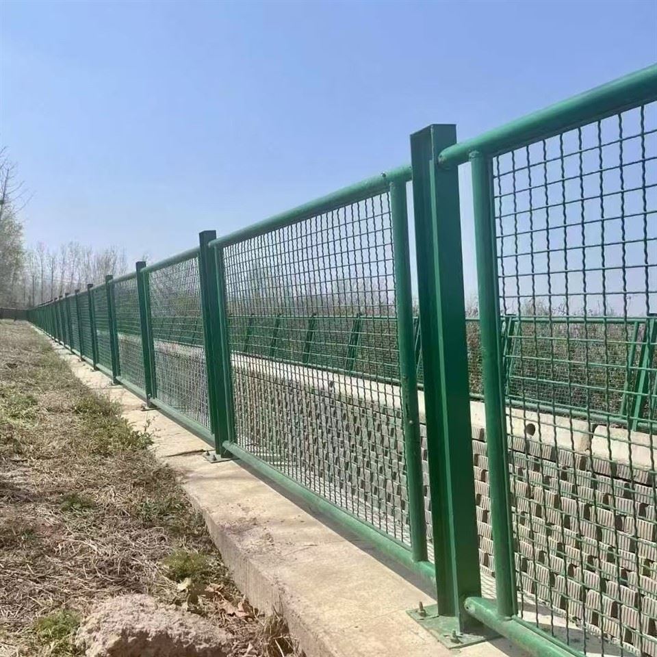 Framed Wire Mesh Fence price